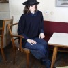 jo_blauhose_sitz